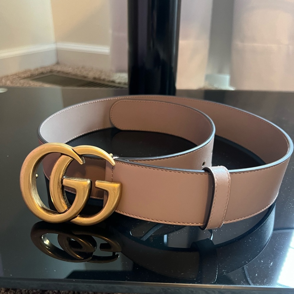 Women’s Gucci belt worn once. Tan